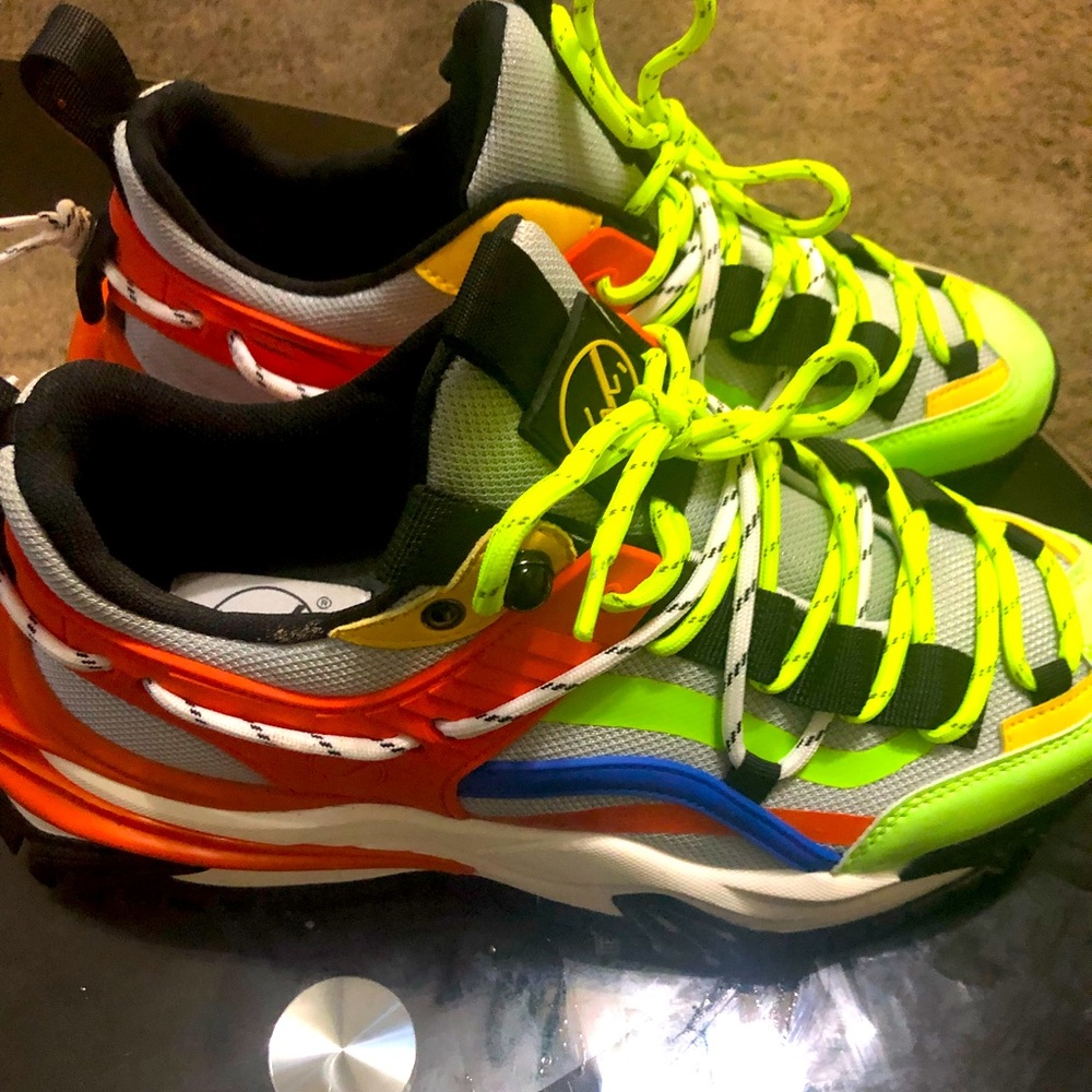 Very nice comfortable shoe